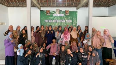 Pendidikan Parenting : Mengembangkan Kemampuan Orang Tua Dalam Mendidik Anak